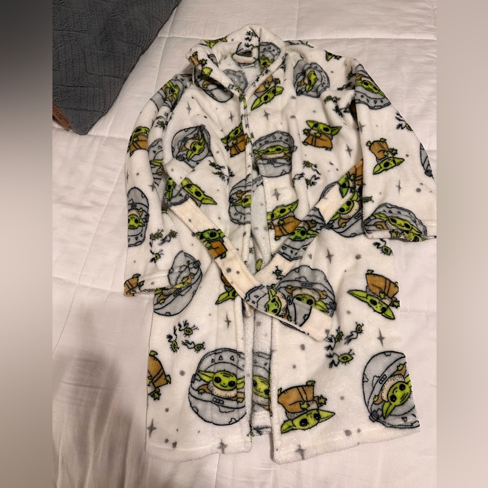 Star Wars Mandolorian Child Robe - size 8